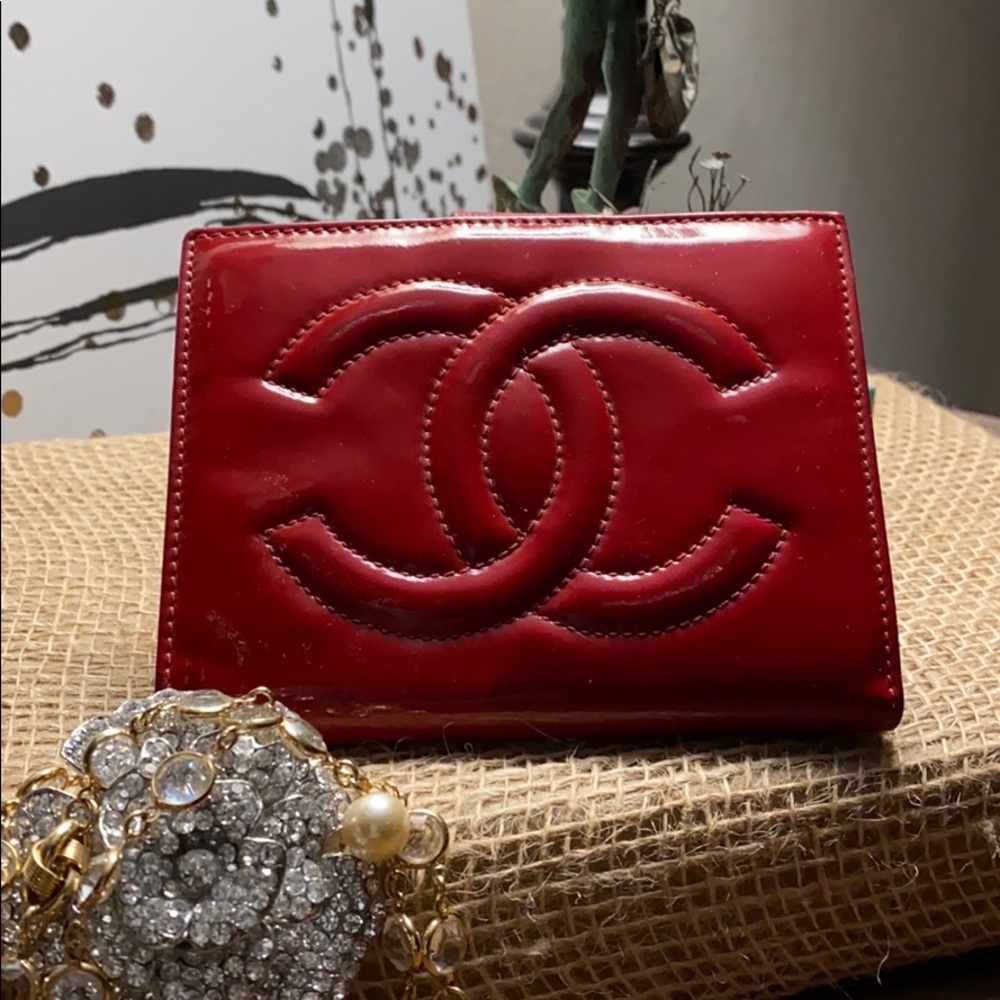 CHANEL CC Red Patent Leather Compact Wallet